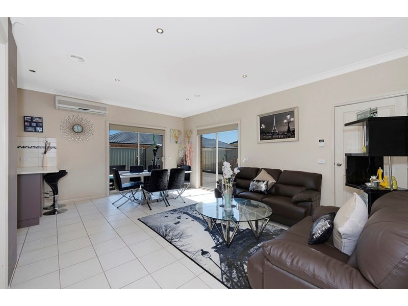 71 Mission Hills Way, Craigieburn VIC 3064