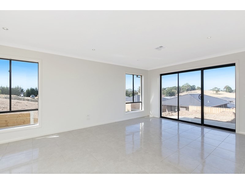 7 Picturesque Avenue, Doreen VIC 3754