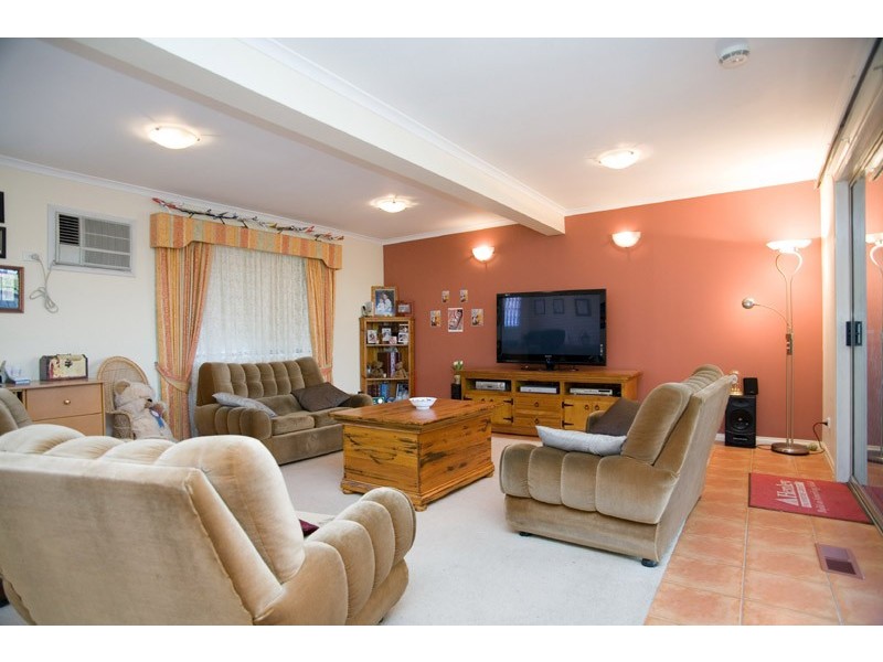 7 Dorothy Avenue, Thomastown VIC 3074