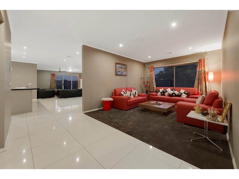 33 Pine Park Drive, Epping VIC 3076