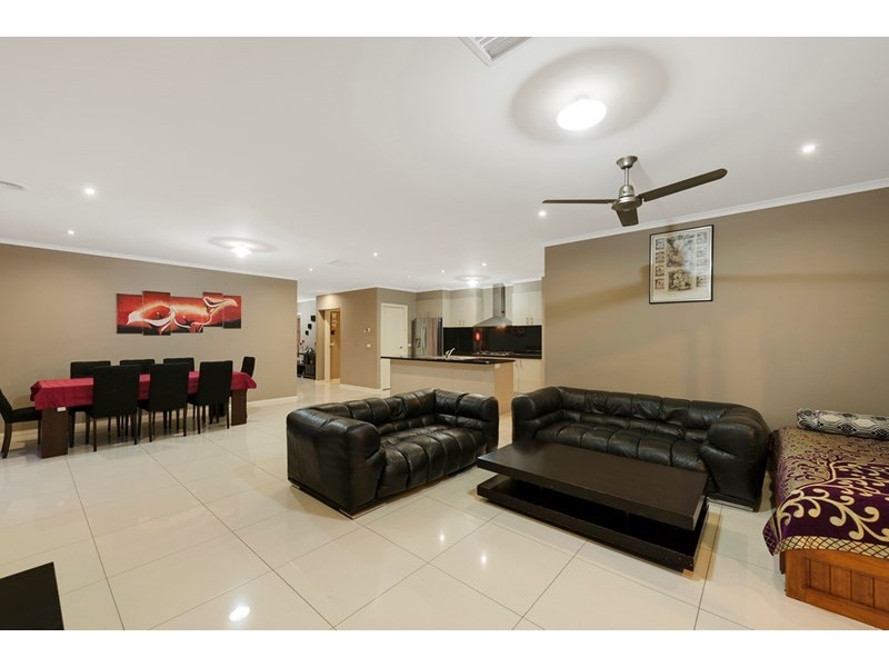 33 Pine Park Drive, Epping VIC 3076