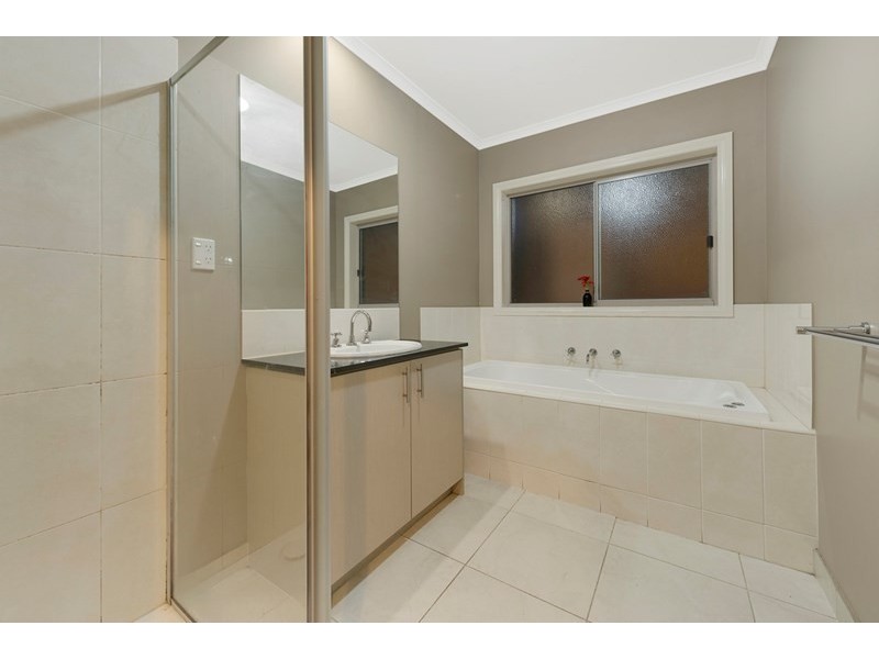 33 Pine Park Drive, Epping VIC 3076