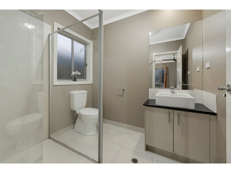33 Pine Park Drive, Epping VIC 3076
