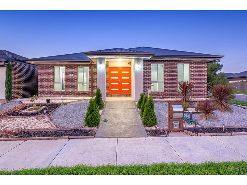 33 Pine Park Drive, Epping VIC 3076