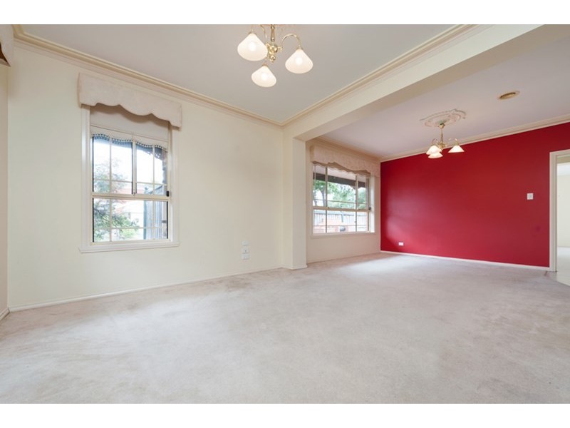 3 Kirwan Avenue, Roxburgh Park VIC 3064