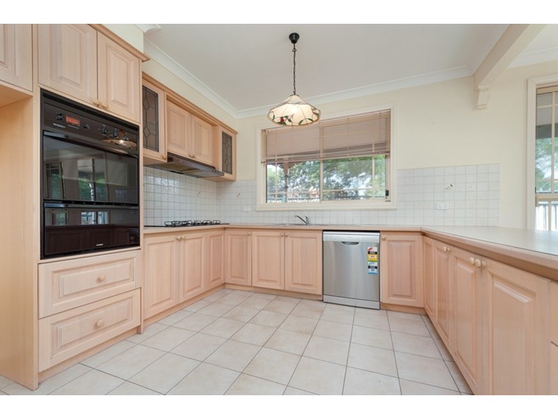 3 Kirwan Avenue, Roxburgh Park VIC 3064