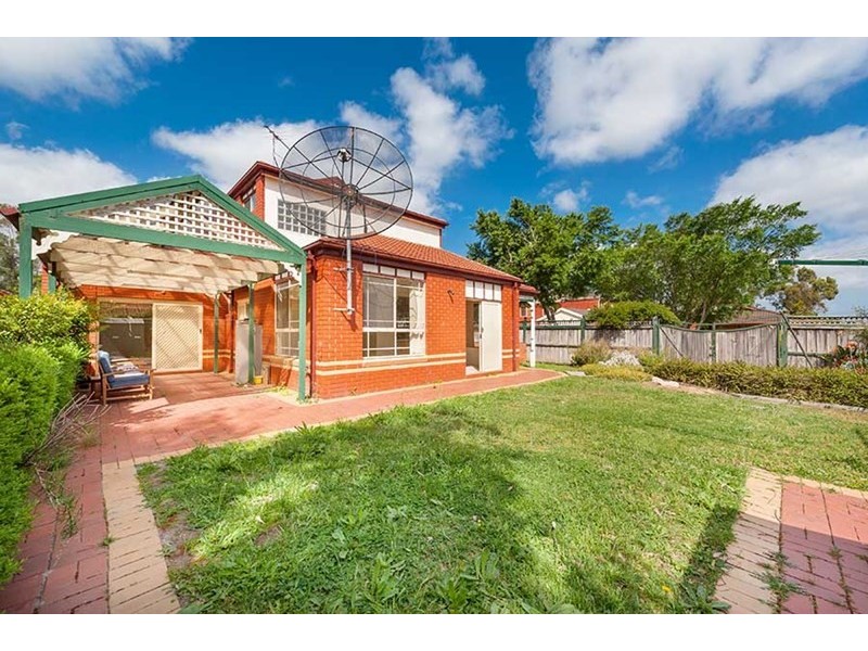 3 Kirwan Avenue, Roxburgh Park VIC 3064