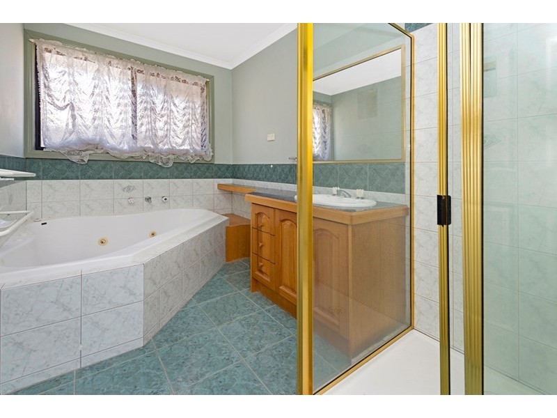 2 Packard Course, Mill Park VIC 3082