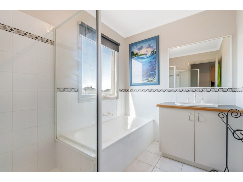 3 Meadowbank Lane, Craigieburn VIC 3064