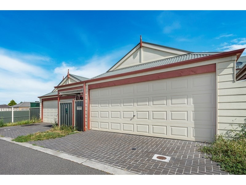 3 Meadowbank Lane, Craigieburn VIC 3064