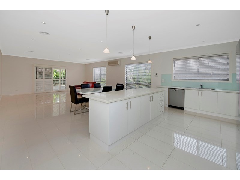 52 Grange Drive, South Morang VIC 3752