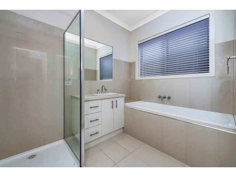 52 Grange Drive, South Morang VIC 3752