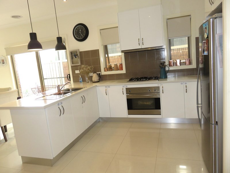 4 Clonard Crescent, Epping VIC 3076