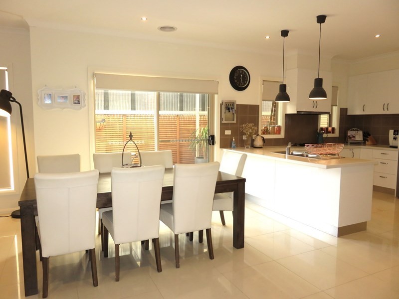 4 Clonard Crescent, Epping VIC 3076