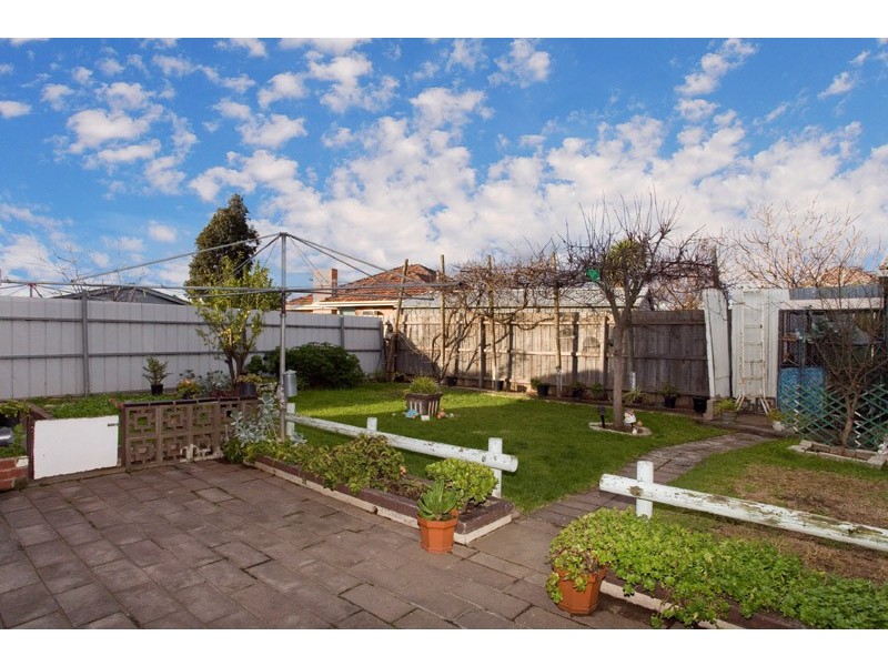 52 Darebin Drive, Thomastown VIC 3074