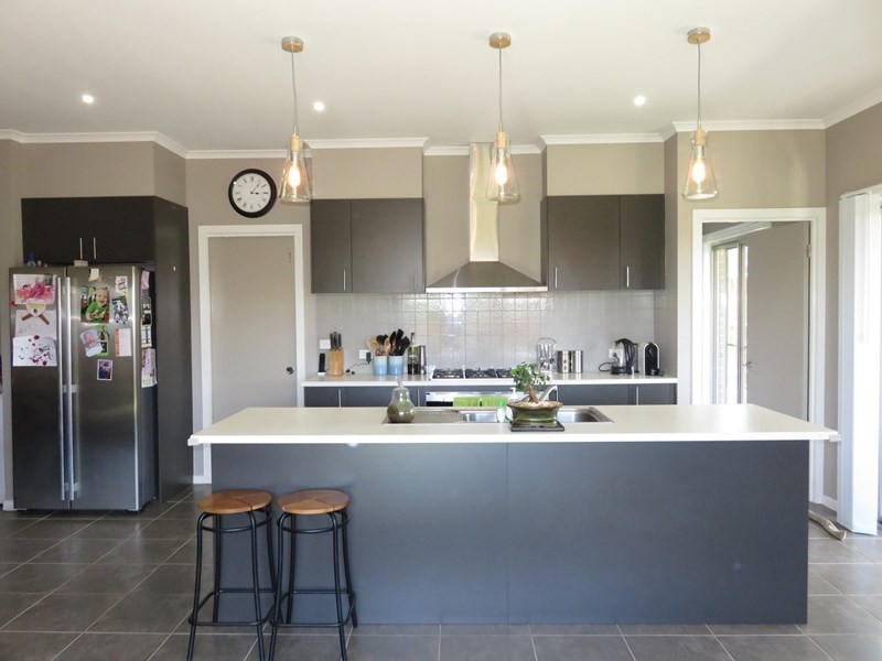 8 Monaco Circuit, Wollert VIC 3750