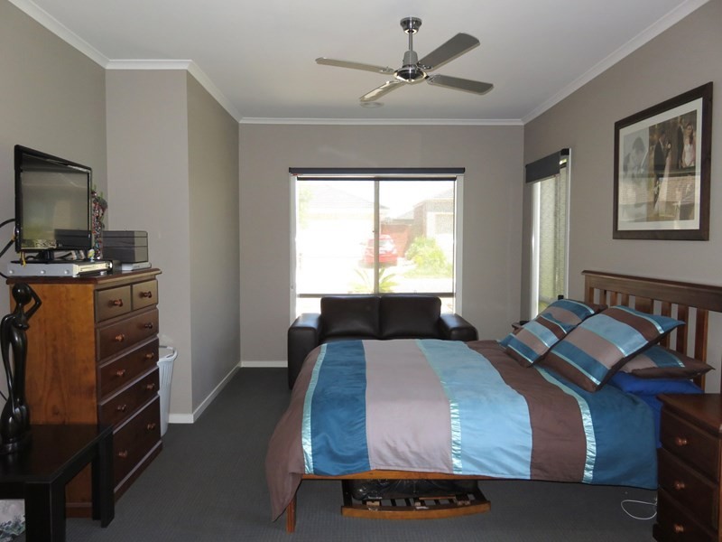 8 Monaco Circuit, Wollert VIC 3750