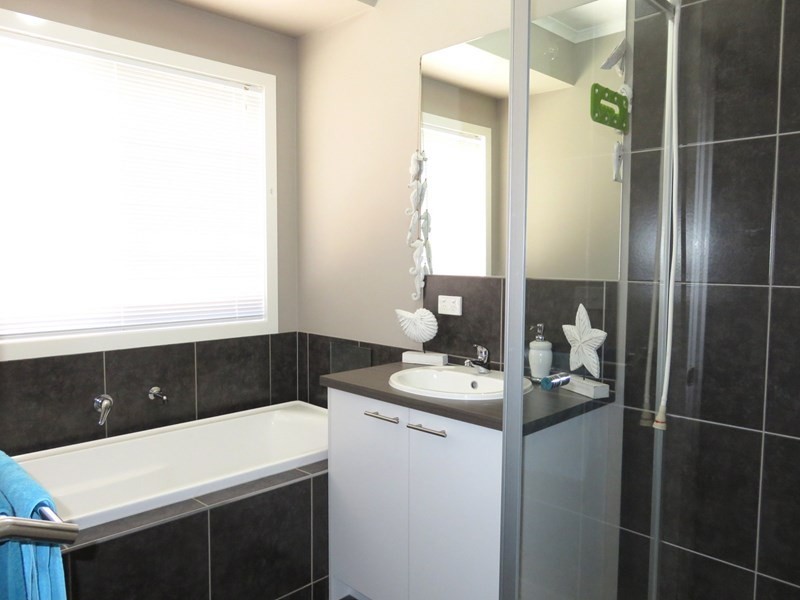 8 Monaco Circuit, Wollert VIC 3750