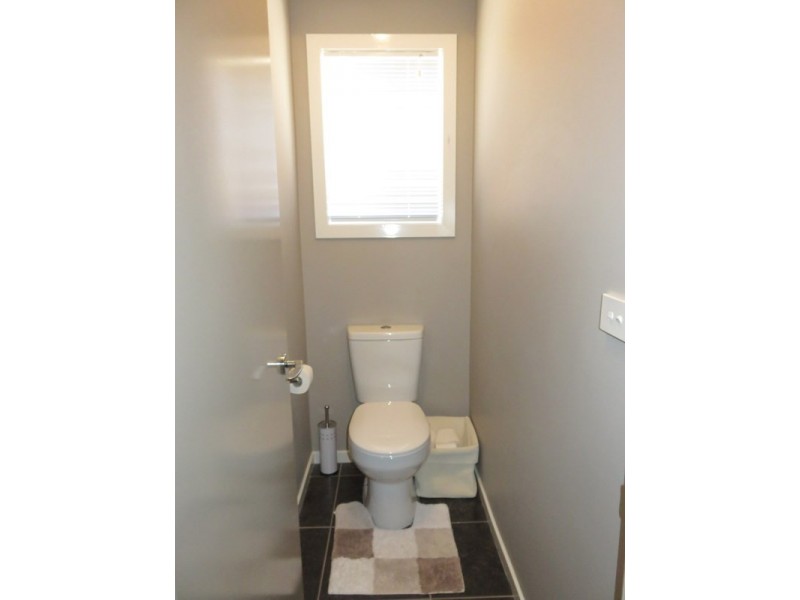 8 Monaco Circuit, Wollert VIC 3750