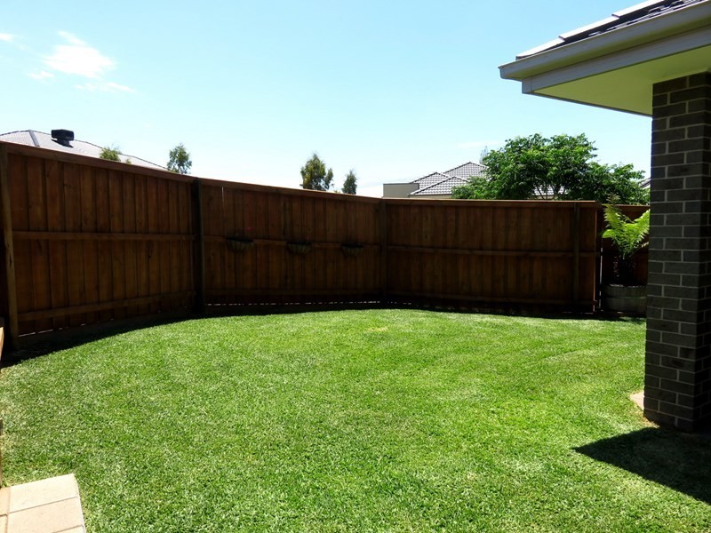 8 Monaco Circuit, Wollert VIC 3750