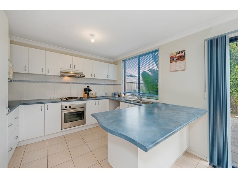 5 Lyrebird Walk, Whittlesea VIC 3757