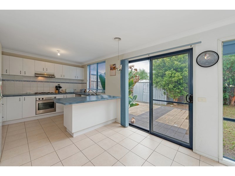 5 Lyrebird Walk, Whittlesea VIC 3757