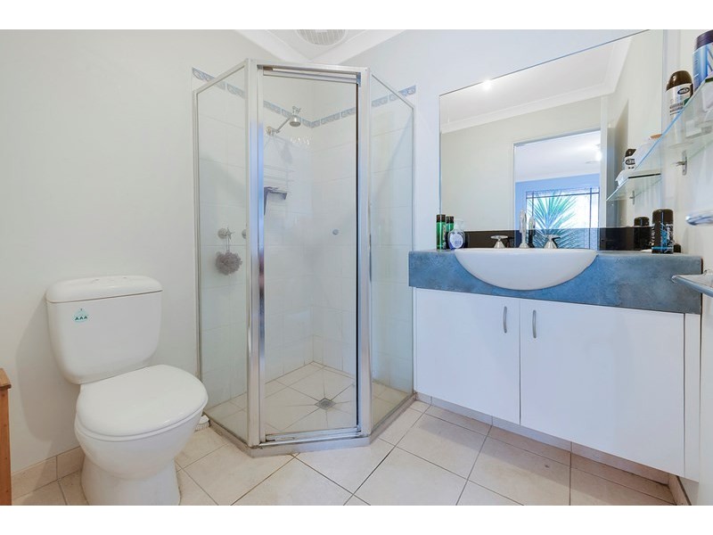 5 Lyrebird Walk, Whittlesea VIC 3757