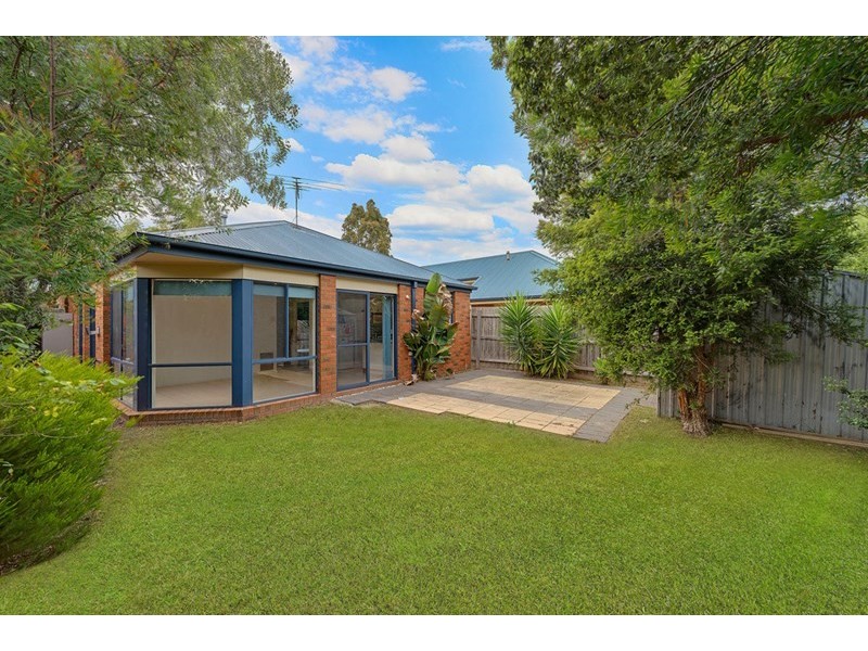 5 Lyrebird Walk, Whittlesea VIC 3757