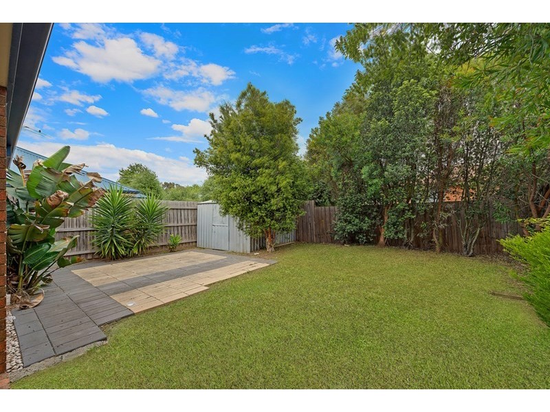 5 Lyrebird Walk, Whittlesea VIC 3757