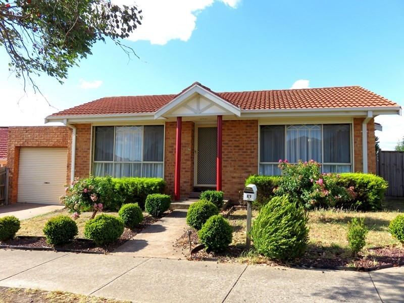 67 Bowman Drive, Mill Park VIC 3082