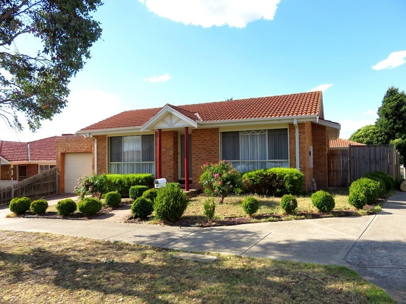 67 Bowman Drive, Mill Park VIC 3082