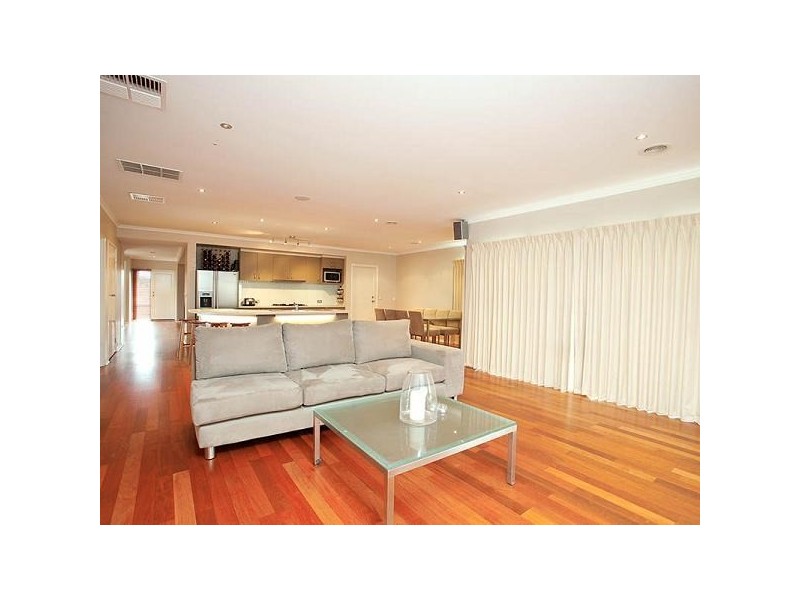 19 Glenshire Grove, Doreen VIC 3754