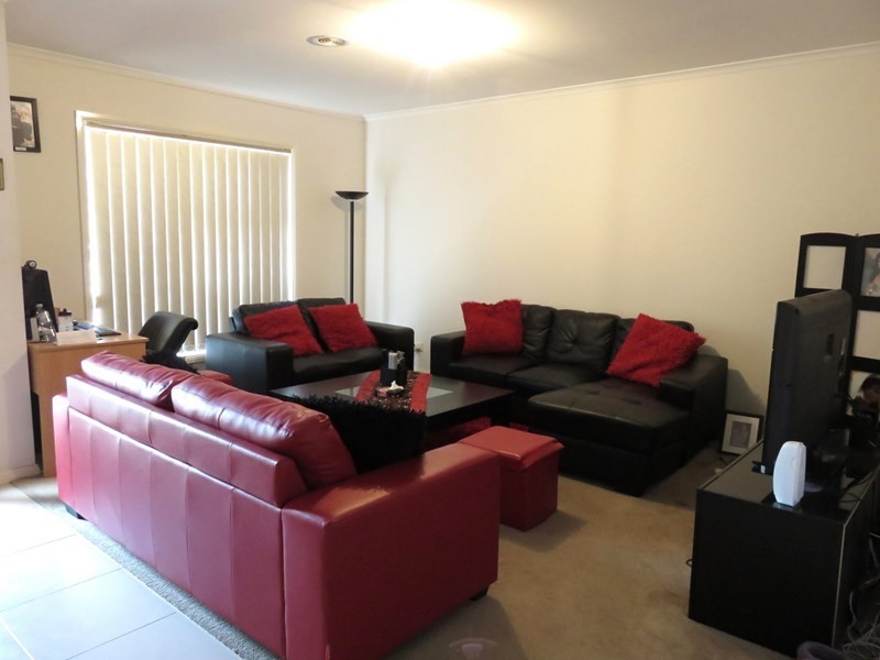 10 Penola Drive, South Morang VIC 3752