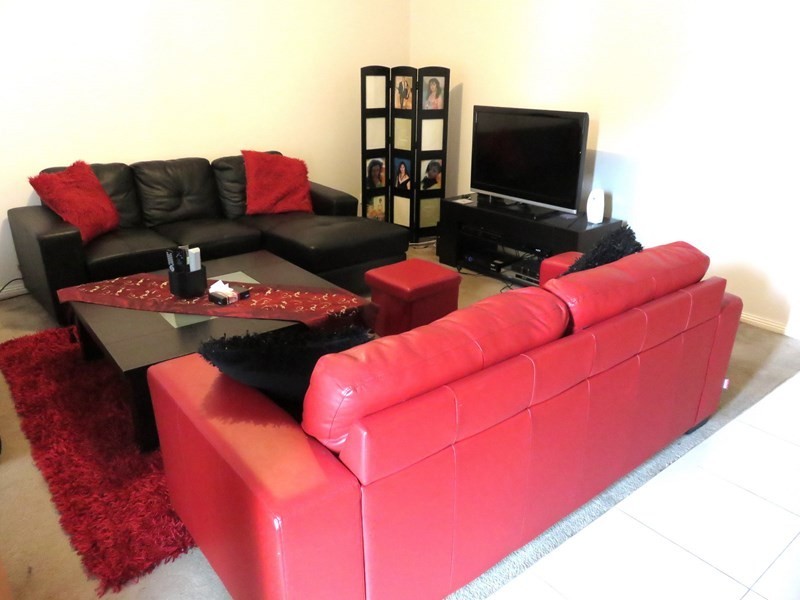 10 Penola Drive, South Morang VIC 3752