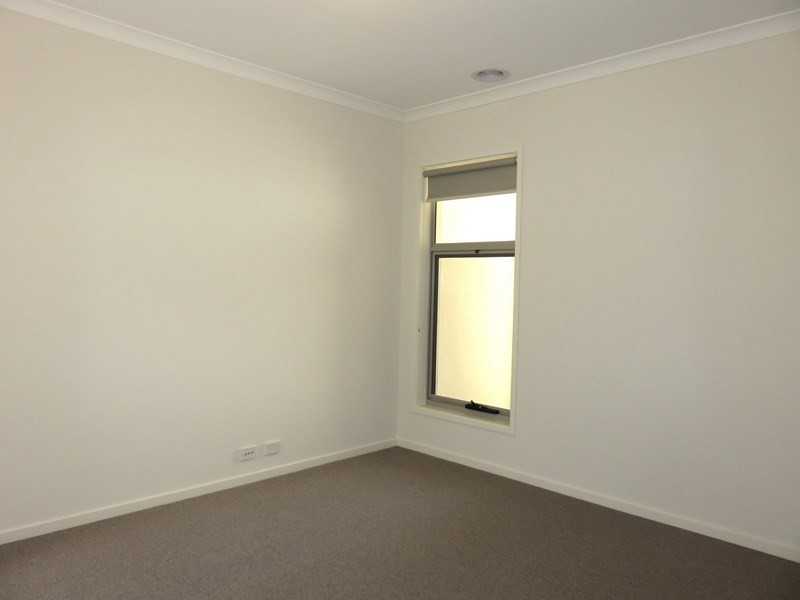 9 Courances Walk, Wollert VIC 3750
