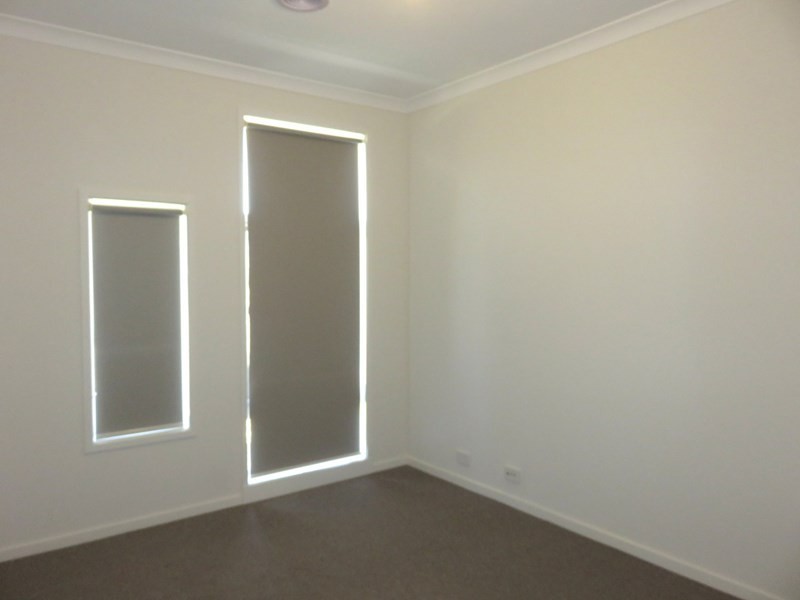 9 Courances Walk, Wollert VIC 3750