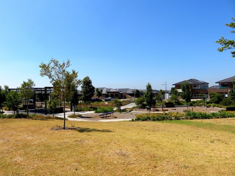 9 Courances Walk, Wollert VIC 3750