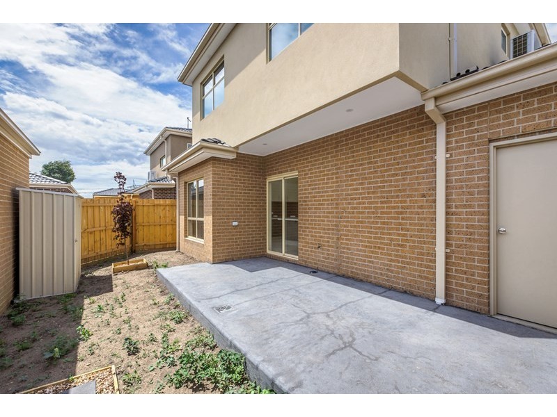 U 1 and 2/4 Rosamond Way, Epping VIC 3076