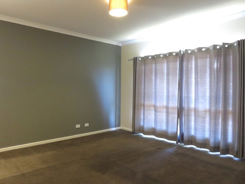 6 Wildflower Grove, Mernda VIC 3754