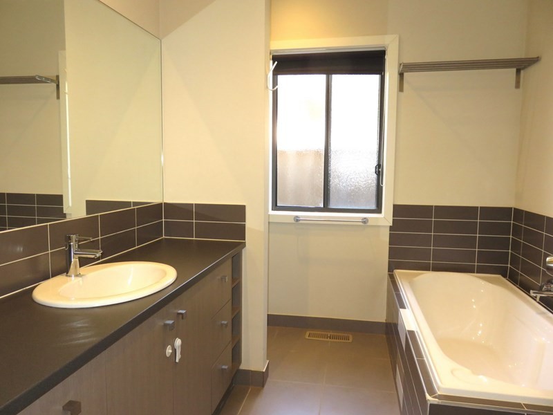 6 Wildflower Grove, Mernda VIC 3754