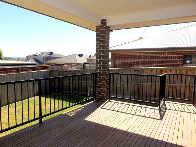 6 Wildflower Grove, Mernda VIC 3754