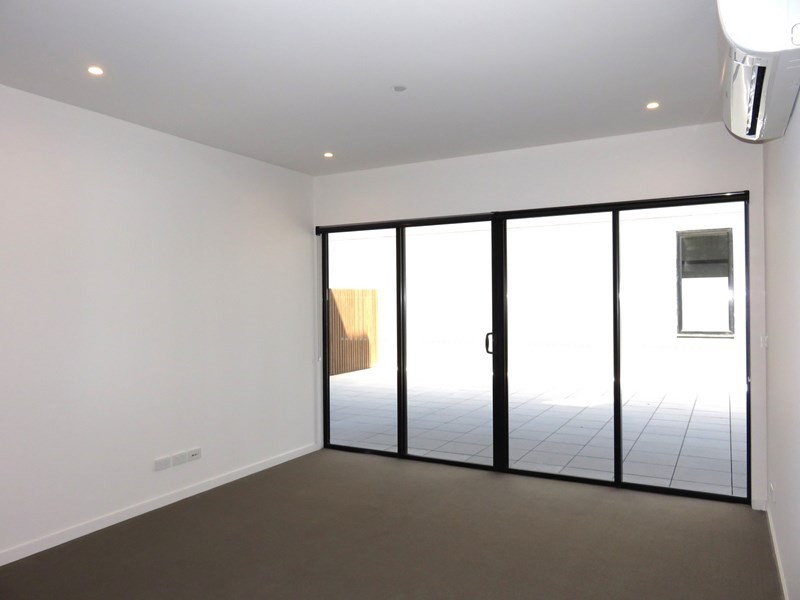 111/30 Oleander Drive, Mill Park VIC 3082