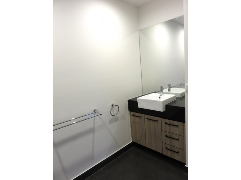 111/30 Oleander Drive, Mill Park VIC 3082