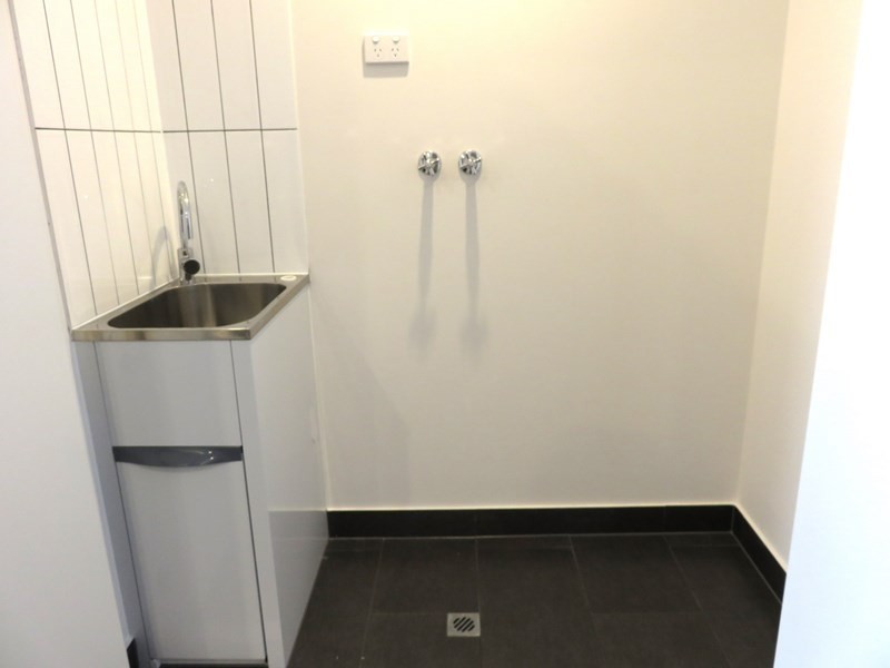111/30 Oleander Drive, Mill Park VIC 3082