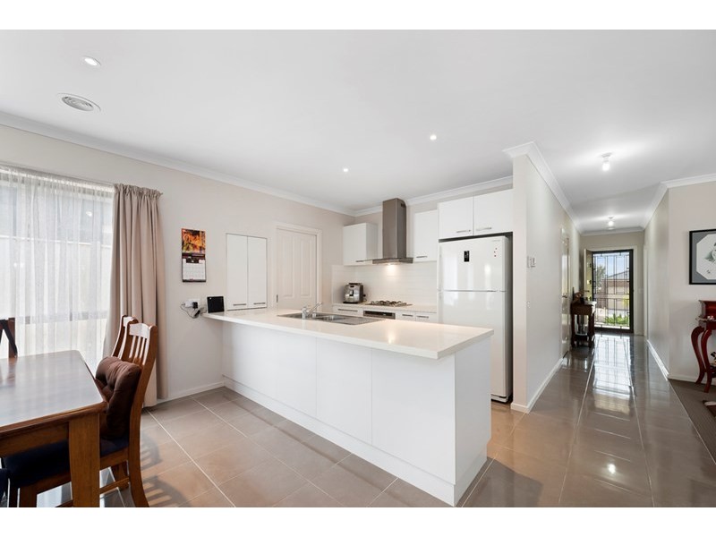 11 Blue Hill Way, Wollert VIC 3750