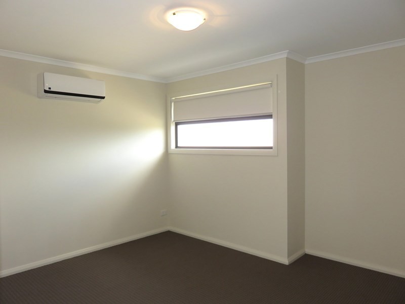 1/8 Prince Andrew Avenue, Lalor VIC 3075