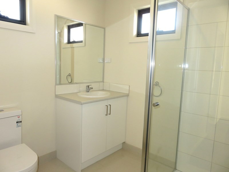 1/8 Prince Andrew Avenue, Lalor VIC 3075