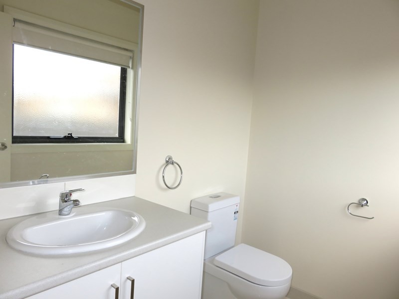 1/8 Prince Andrew Avenue, Lalor VIC 3075