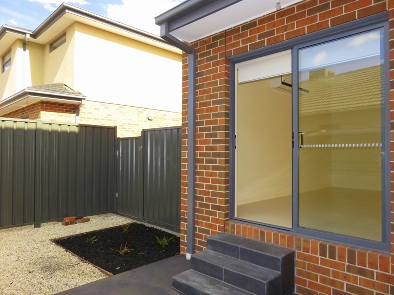 1/8 Prince Andrew Avenue, Lalor VIC 3075