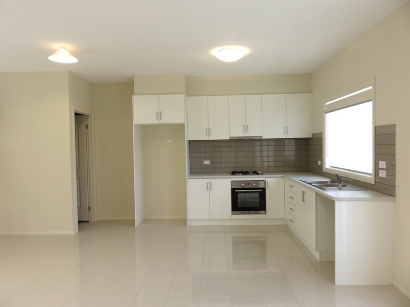 2/8 Prince Andrew Avenue, Lalor VIC 3075